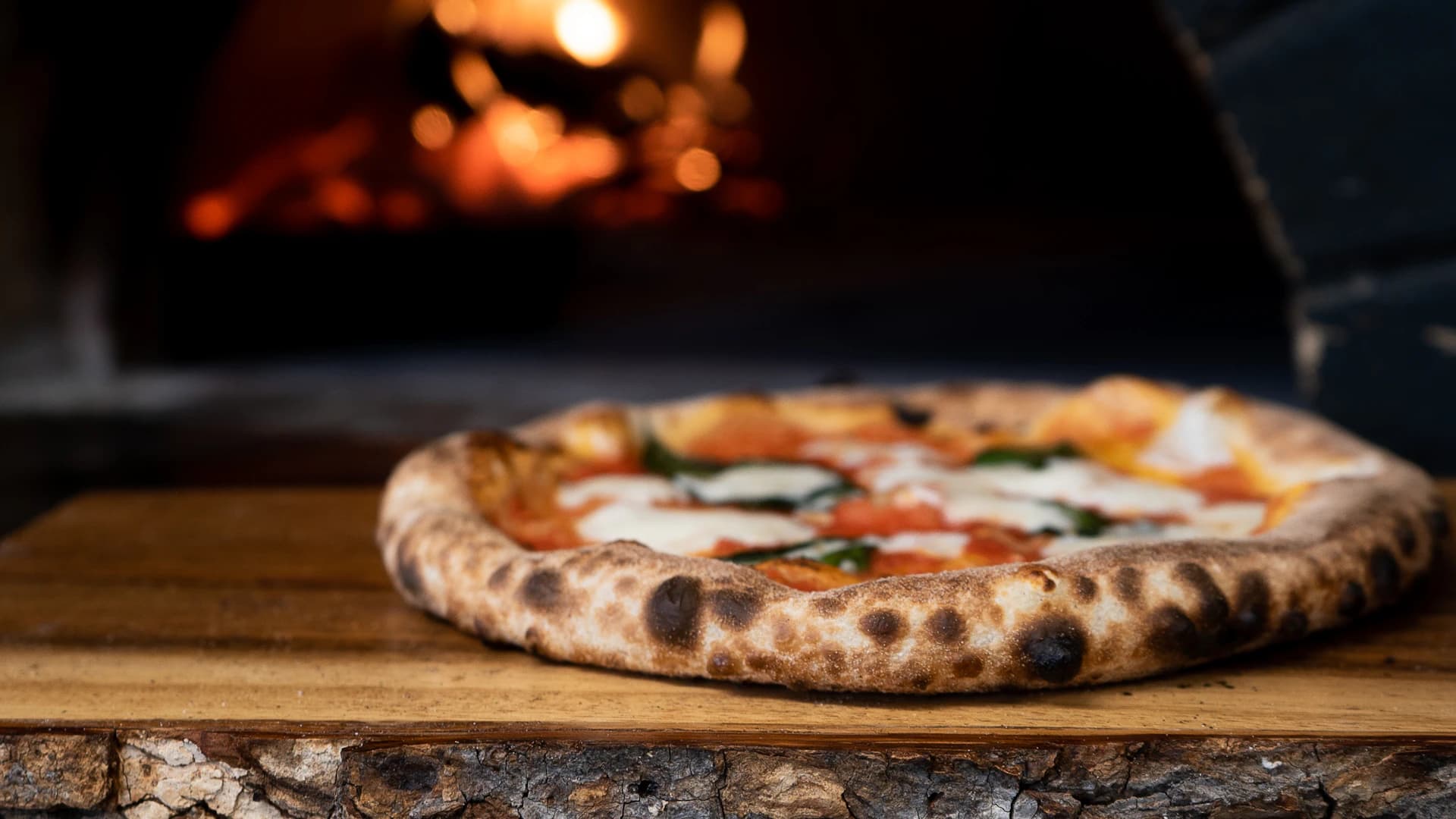Pizzabäcker bei der Arbeit – Platzhaltermotiv